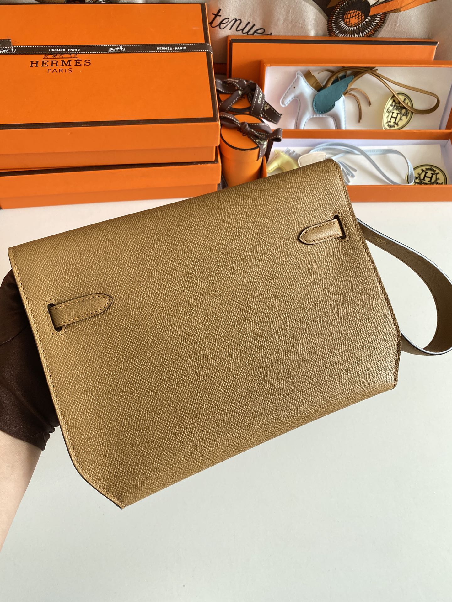 Kelly Depeches 25cm: sesame color