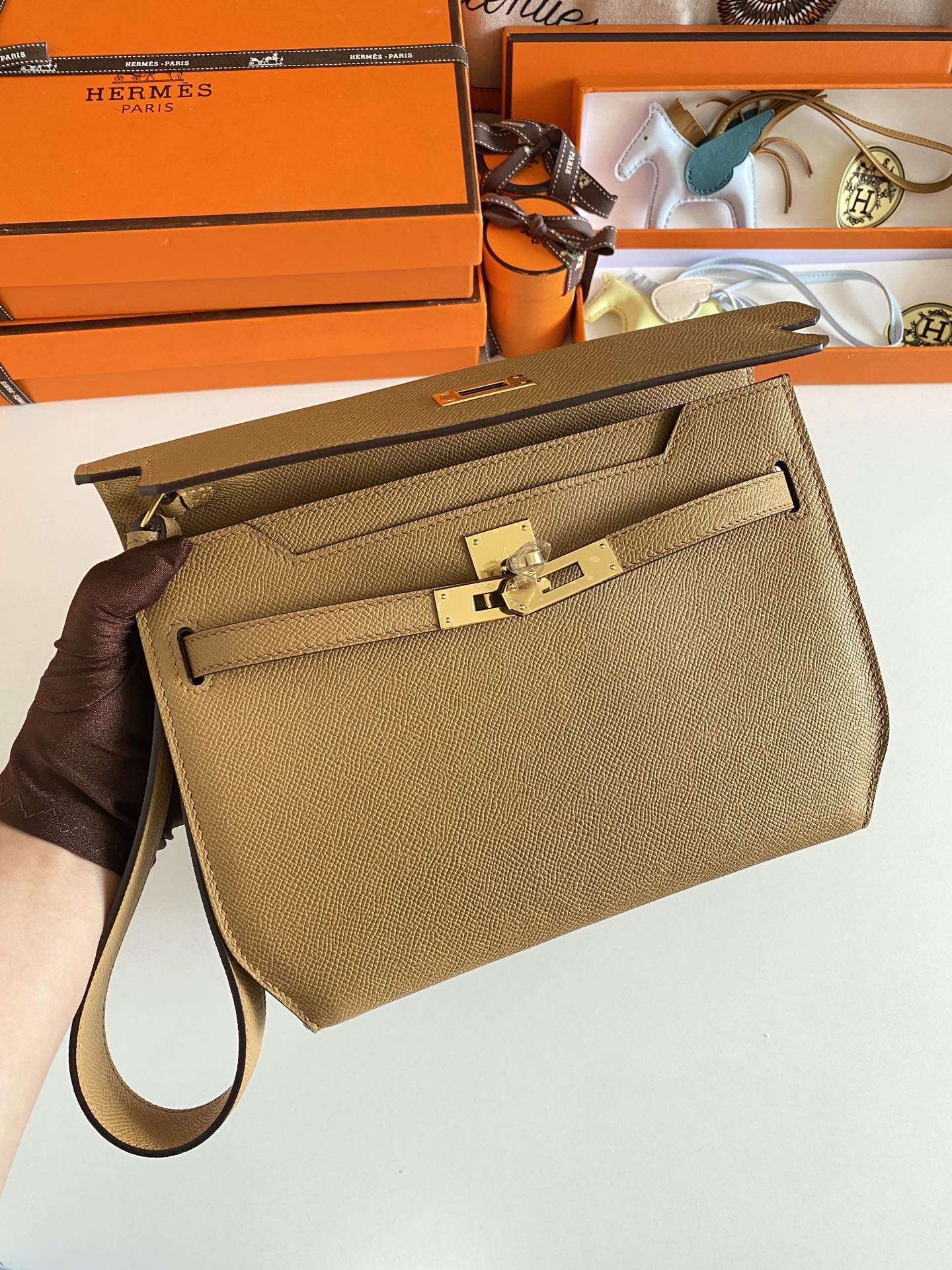 Kelly Depeches 25cm: sesame color