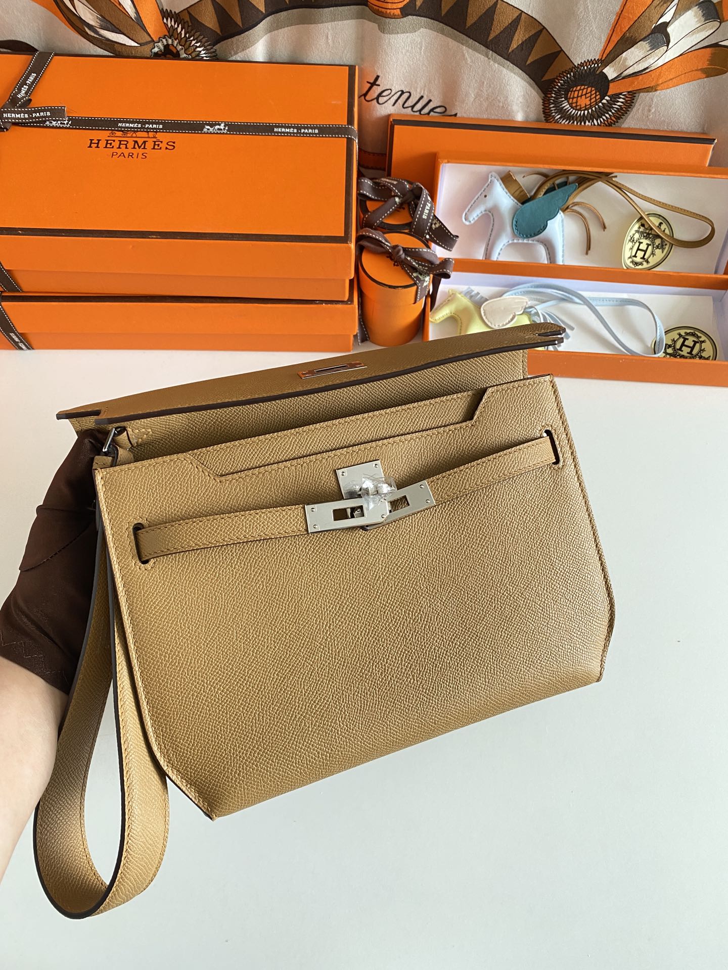 Kelly Depeches 25cm: sesame color