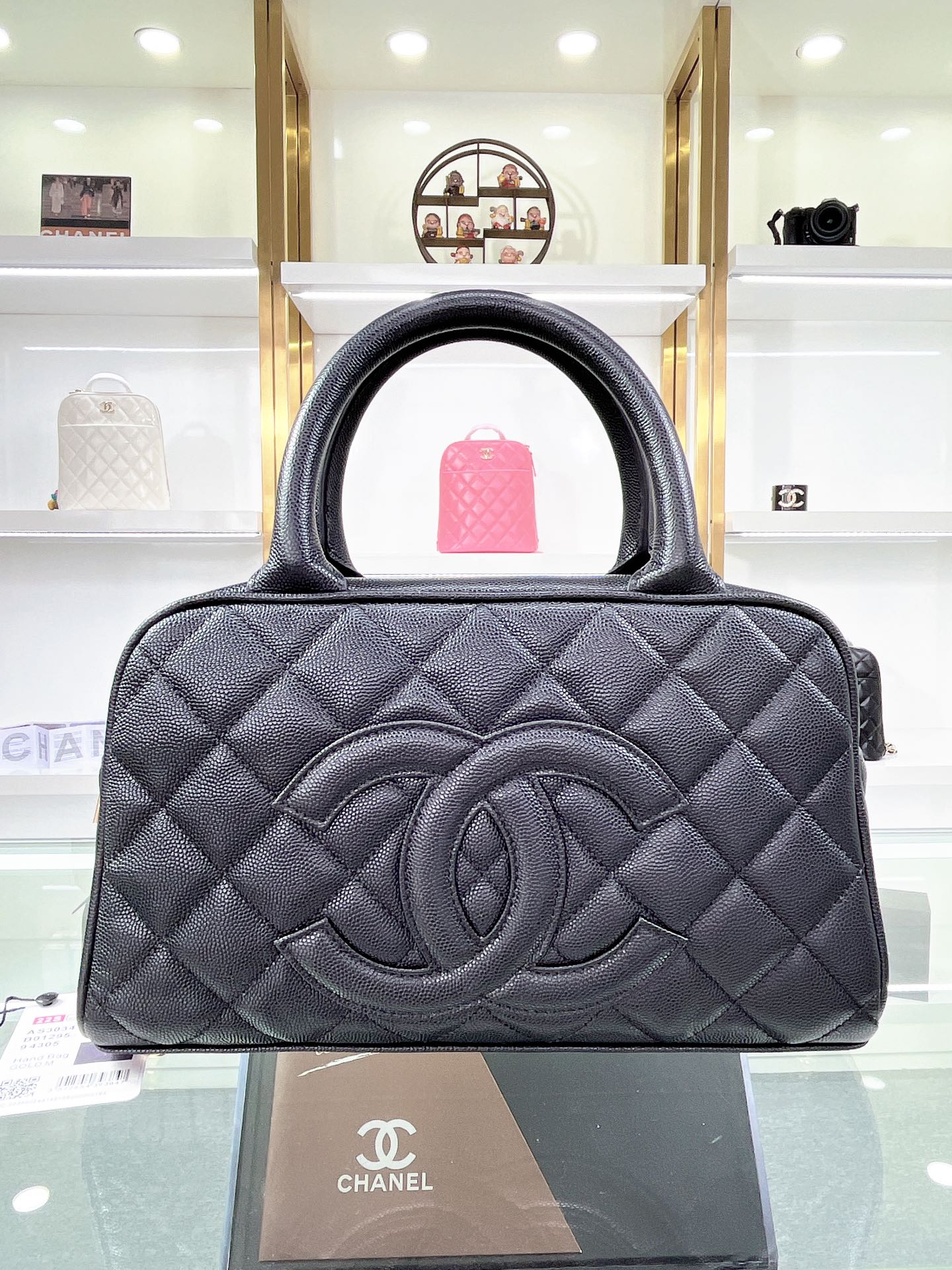 🦋🌸 CHANEL vintage small bowling bag🌸🦋