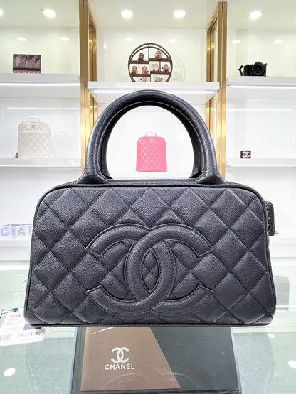 🦋🌸 CHANEL vintage small bowling bag🌸🦋