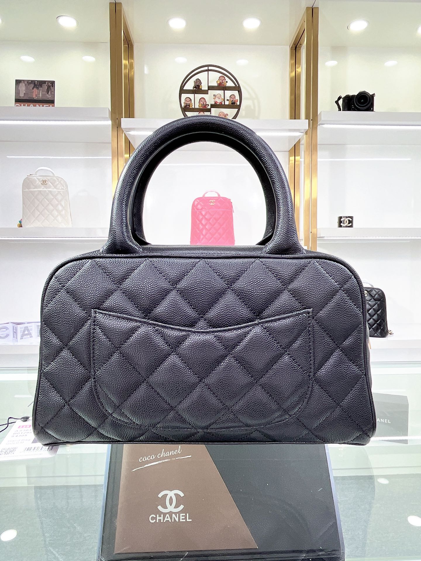 🦋🌸 CHANEL vintage small bowling bag🌸🦋