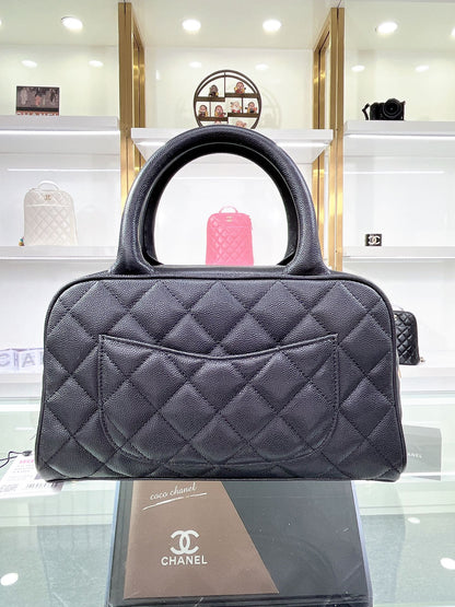 🦋🌸 CHANEL vintage small bowling bag🌸🦋