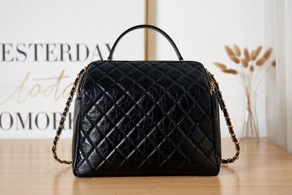 23k bowling ball This large bag made of vintage calfskin