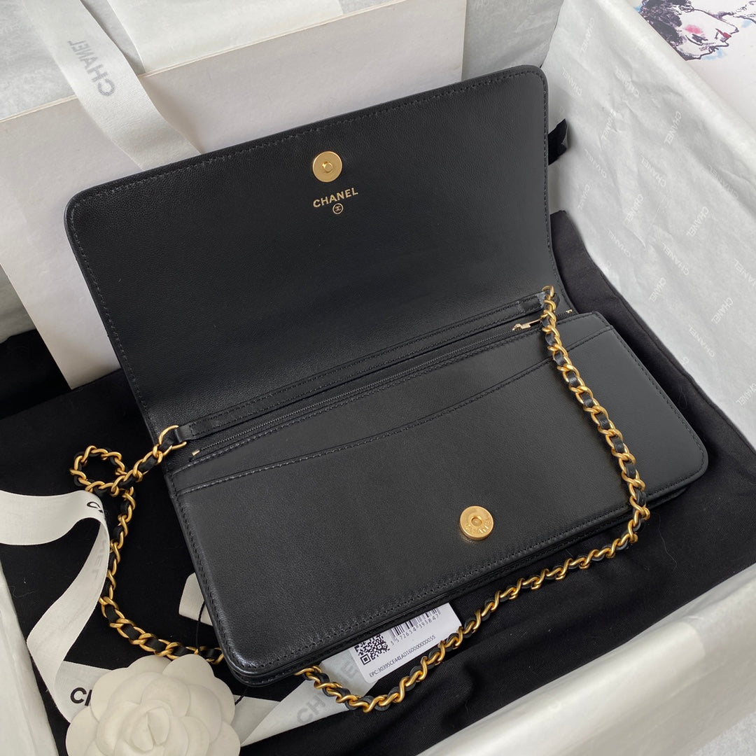 ⚜️Chanel 23A hot style 🖤Underarm baguette bag AP3363