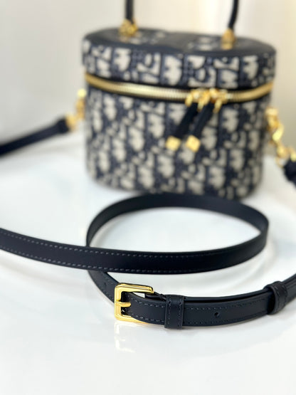 Dior2023 new makeup presbyopia bag