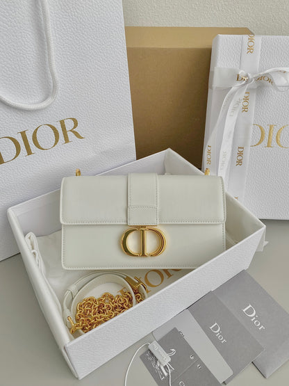 𝗗𝗶𝗼𝗿 𝗠𝗼𝗻𝘁𝗮𝗶𝗴𝗻𝗲Montaigne 30 full leather chain terms