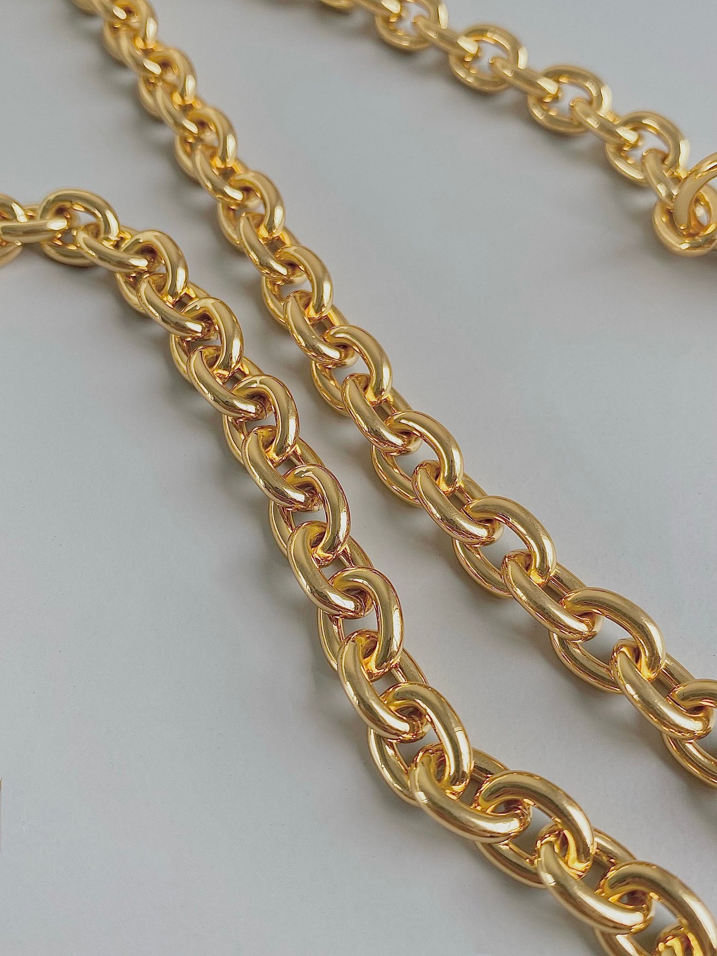 𝗗𝗶𝗼𝗿 𝗠𝗼𝗻𝘁𝗮𝗶𝗴𝗻𝗲Montaigne 30 full leather chain terms