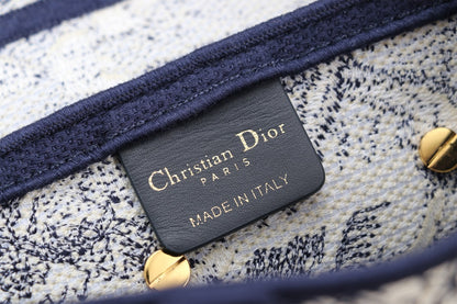 Spot goods! ️ DIO* Oblique Presbyopia Saddle Bag