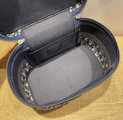 【新款】迪奥DI OR 最火化妆包出货-化妆包+手包+三折零钱包👛