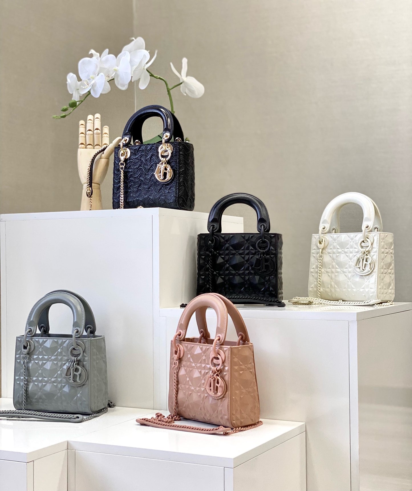 Lady dior extreme black diamond cannage pattern Diana 🔜 adds a lot of aura compared to the classic lady
