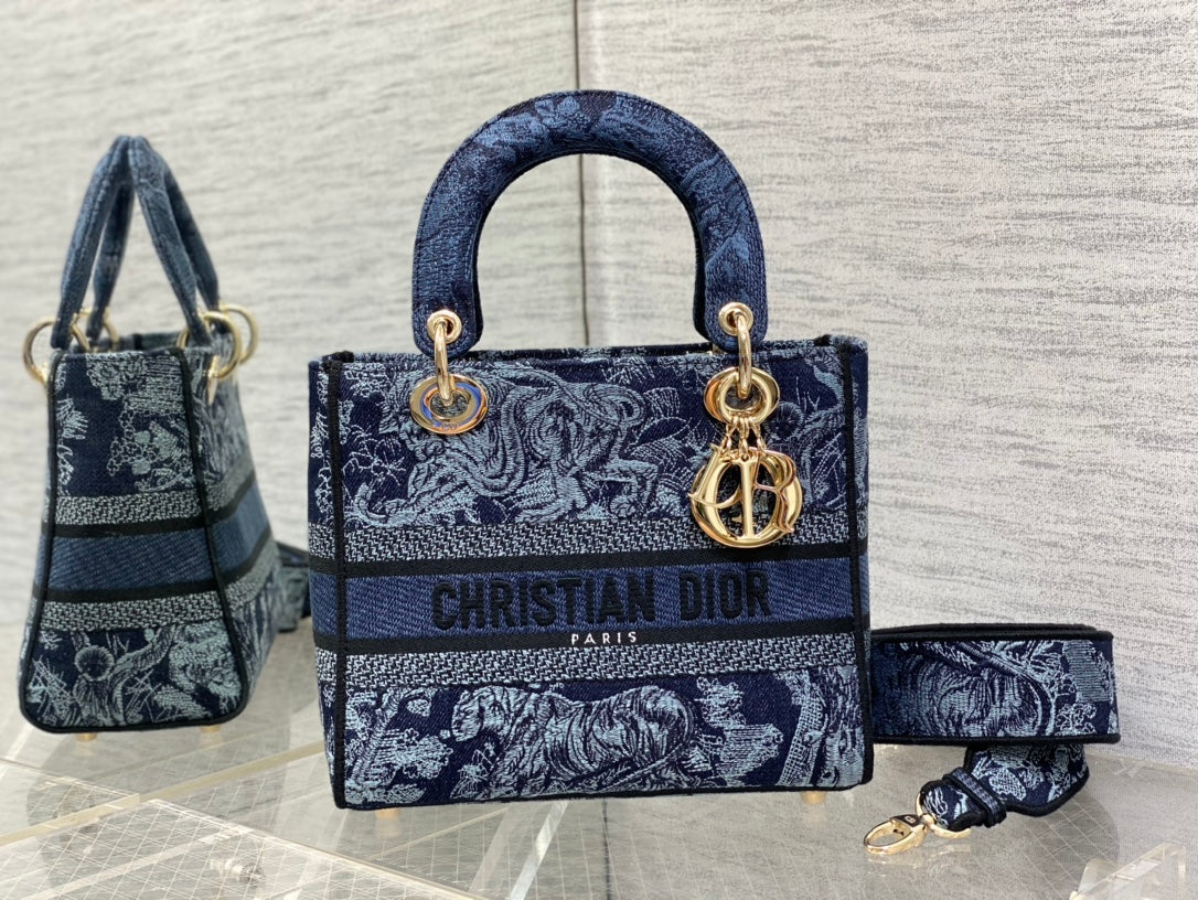 The latest denim blue tiger Princess Diana five grid spot‼