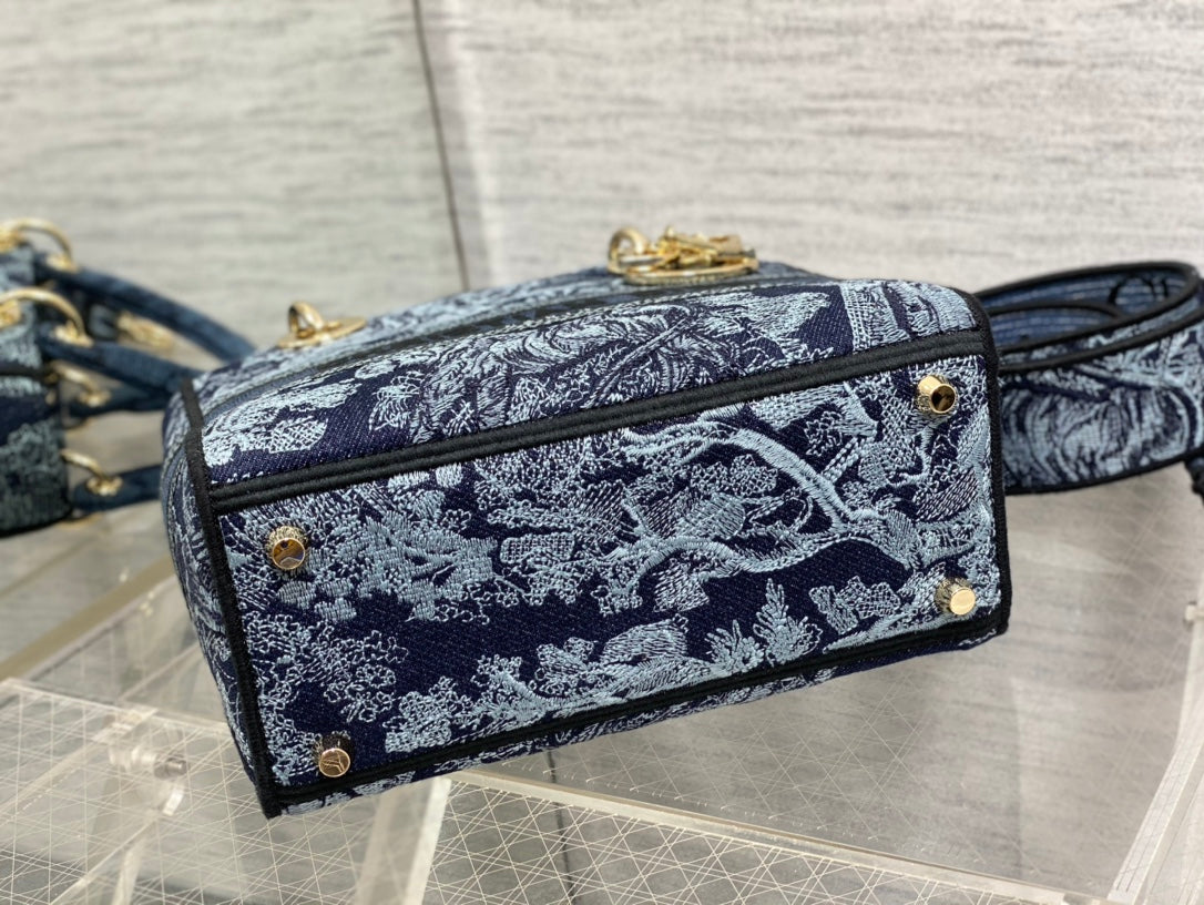 The latest denim blue tiger Princess Diana five grid spot‼