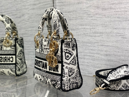 Princess Diana's miniature Paris map goods‼