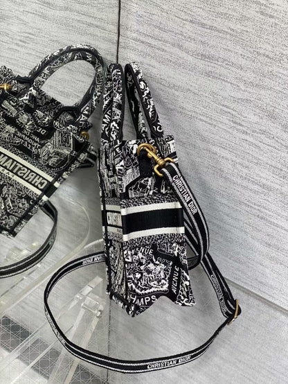 The latest Paris map phone bag spot‼