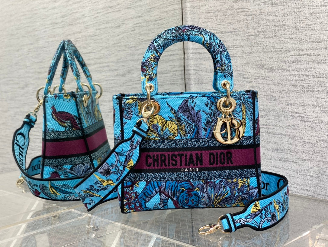 Spot goods! ️ Lady's latest concept zoo embroidery series
