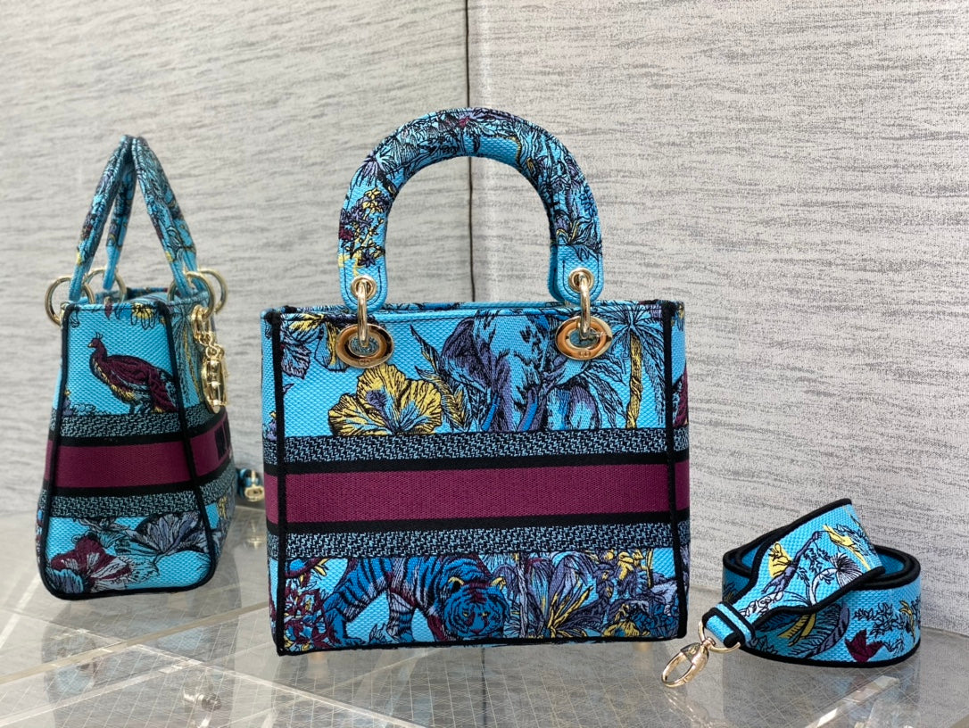 Spot goods! ️ Lady's latest concept zoo embroidery series
