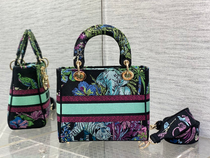 Tote's latest size is small, this bag has been planted🌿