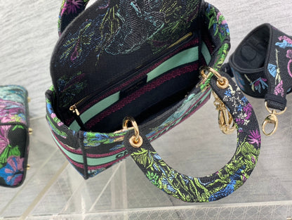 Tote's latest size is small, this bag has been planted🌿