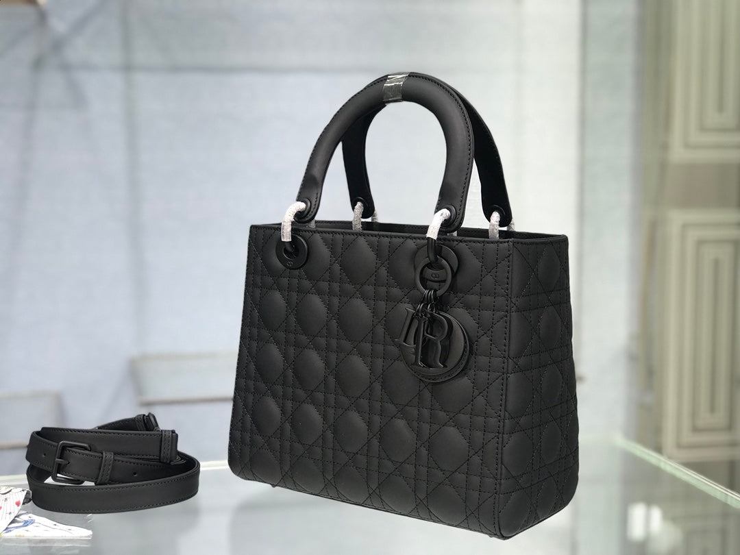 Lady Dior cannage pattern matte calfskin clamshell handbag,