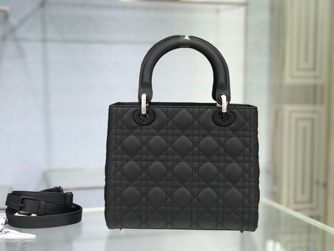 Lady Dior cannage pattern matte calfskin clamshell handbag,