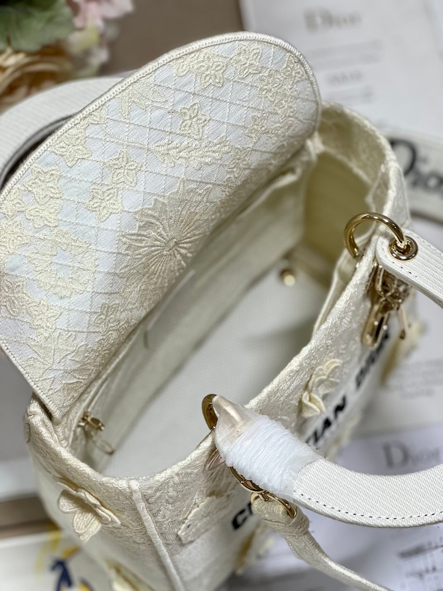 [Fish silk white 💯 five-grid embroidery Diana]
