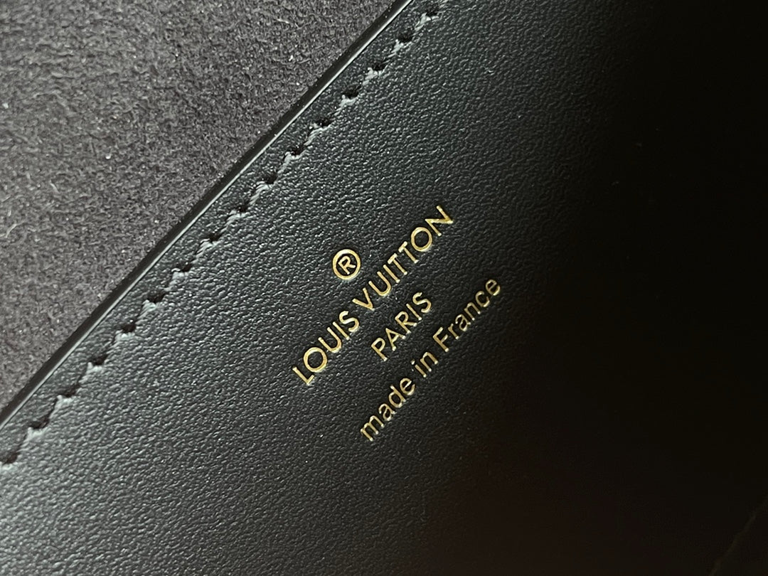 Special grade with a full set of packaging [super grade all-steel hardware original leather] M46548 presbyopia