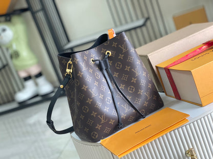 Special grade with a full set of packaging [super grade all-steel hardware original factory leather] M44020 presbyopic black