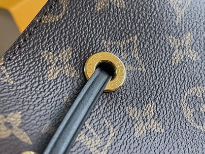Special grade with a full set of packaging [super grade all-steel hardware original factory leather] M44020 presbyopic black