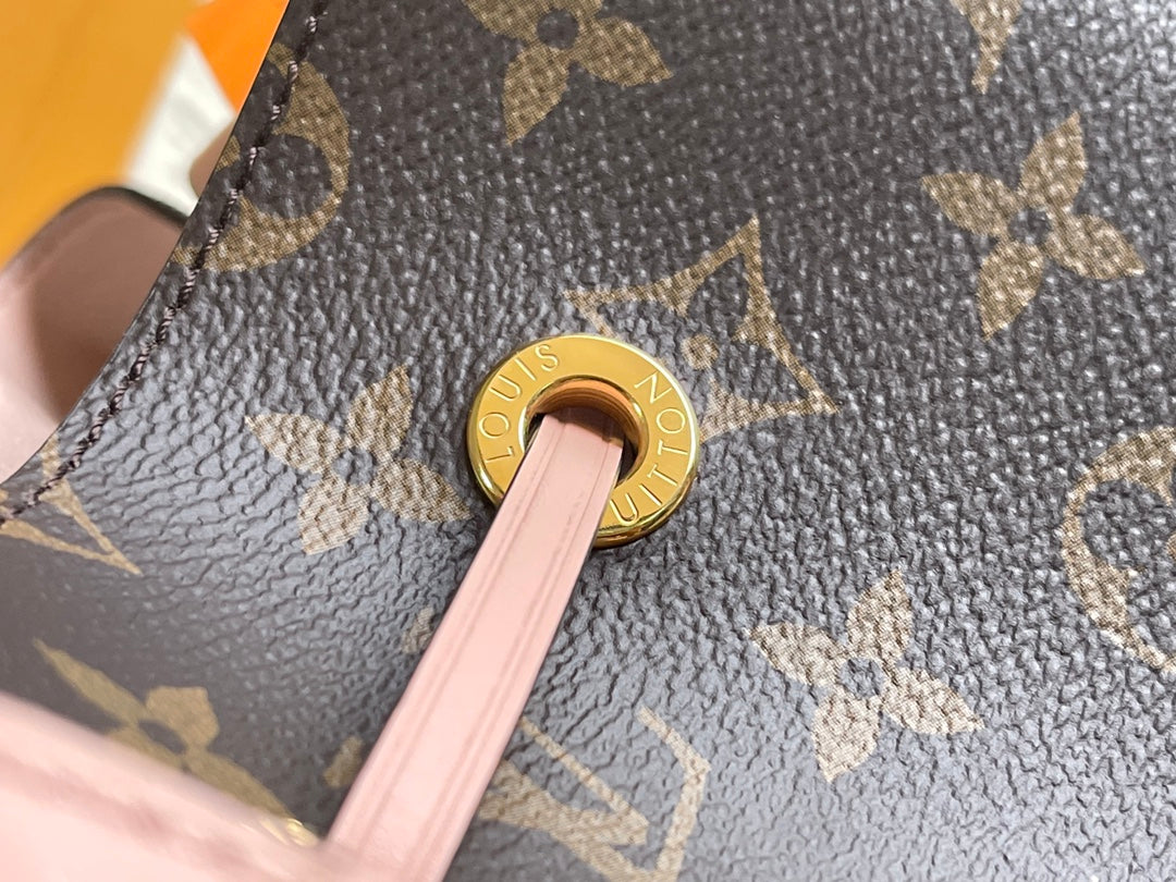 Special grade with a full set of packaging [super grade all steel hardware original leather] M44022 old pollen