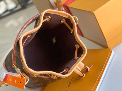 Special grade with a full set of packaging [super grade all steel hardware original factory leather] M81266 presbyopia