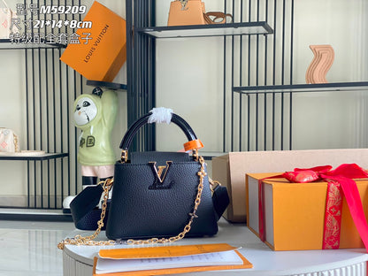 [Special quality original leather M59209 black patent leather chain]