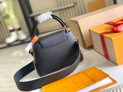 [Special quality original leather M59209 black patent leather chain]