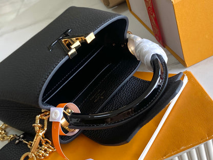 [Special quality original leather M59209 black patent leather chain]