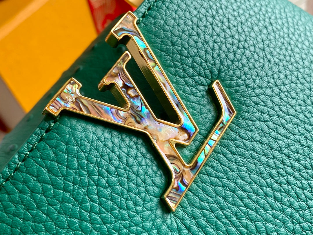 【Premium boutique original leather 💋 M21164 emerald with ostrich shell buckle】
