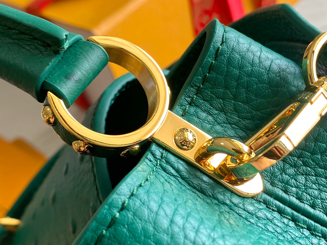 【Premium boutique original leather 💋 M21164 emerald with ostrich shell buckle】