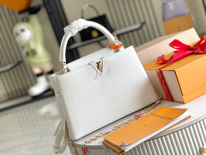Premium with a full set of packaging [premium boutique original leather M22375💋M20845 white flower triple combination]