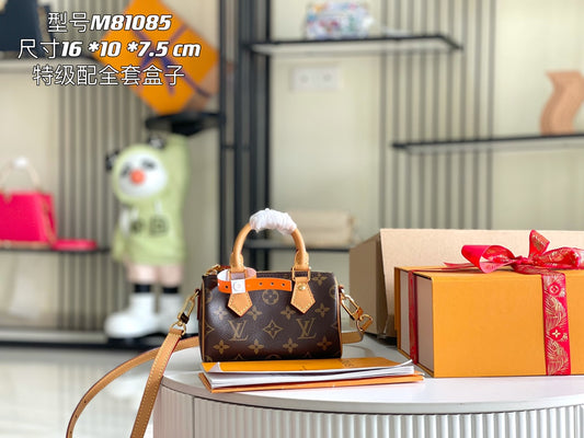 [Superior original leather and all steel hardware] M81085 presbyopic leather