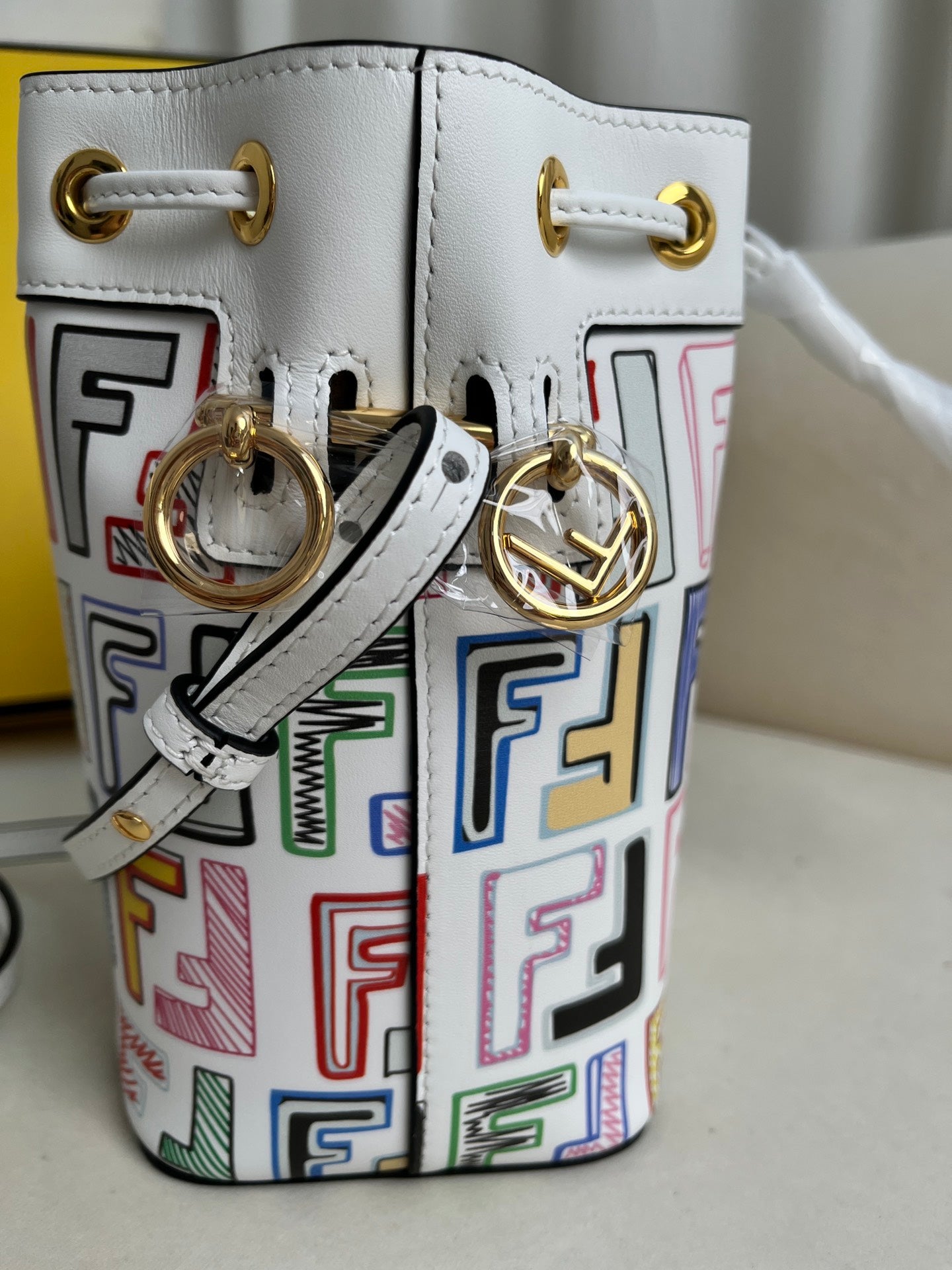 color Small Mon Tresor bucket bag
