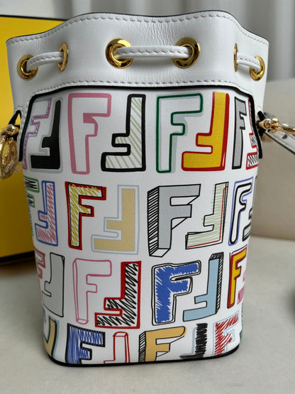 color Small Mon Tresor bucket bag