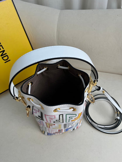 color Small Mon Tresor bucket bag