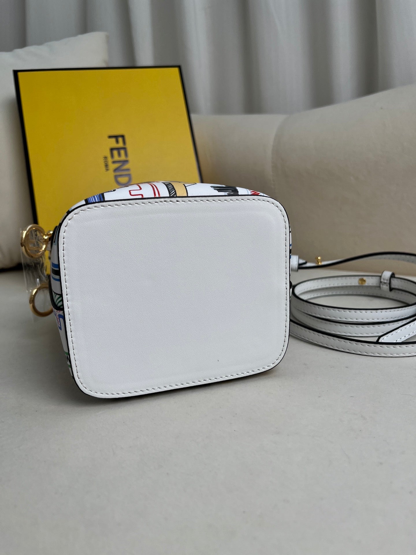 color Small Mon Tresor bucket bag