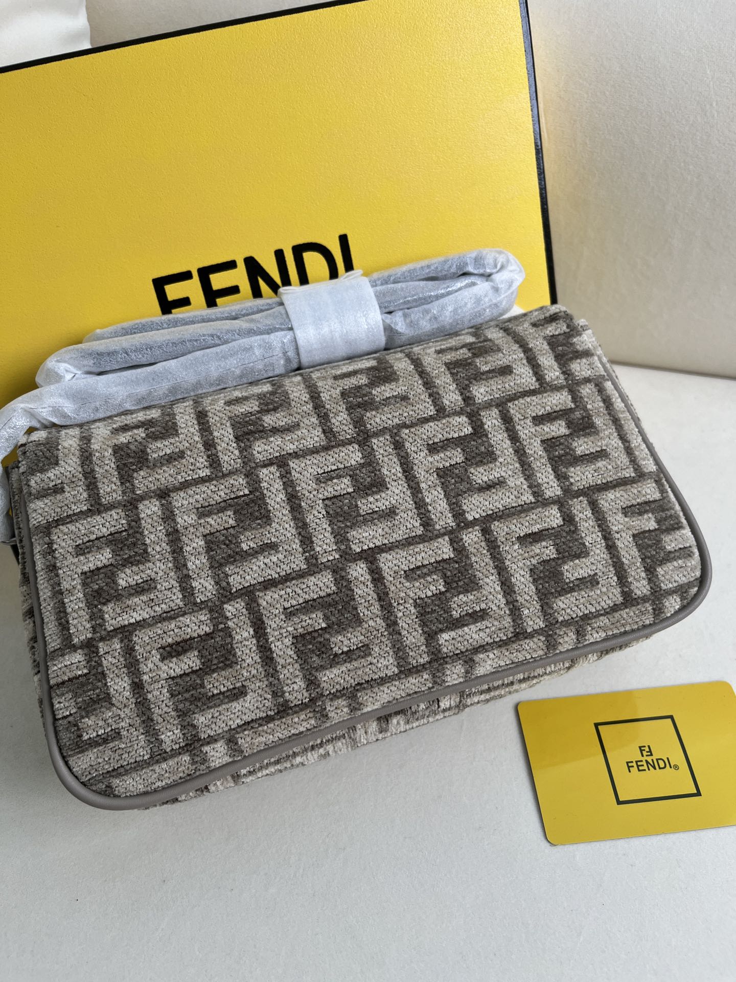 Iconic Baguette Medium Chain Bag Style number: 232