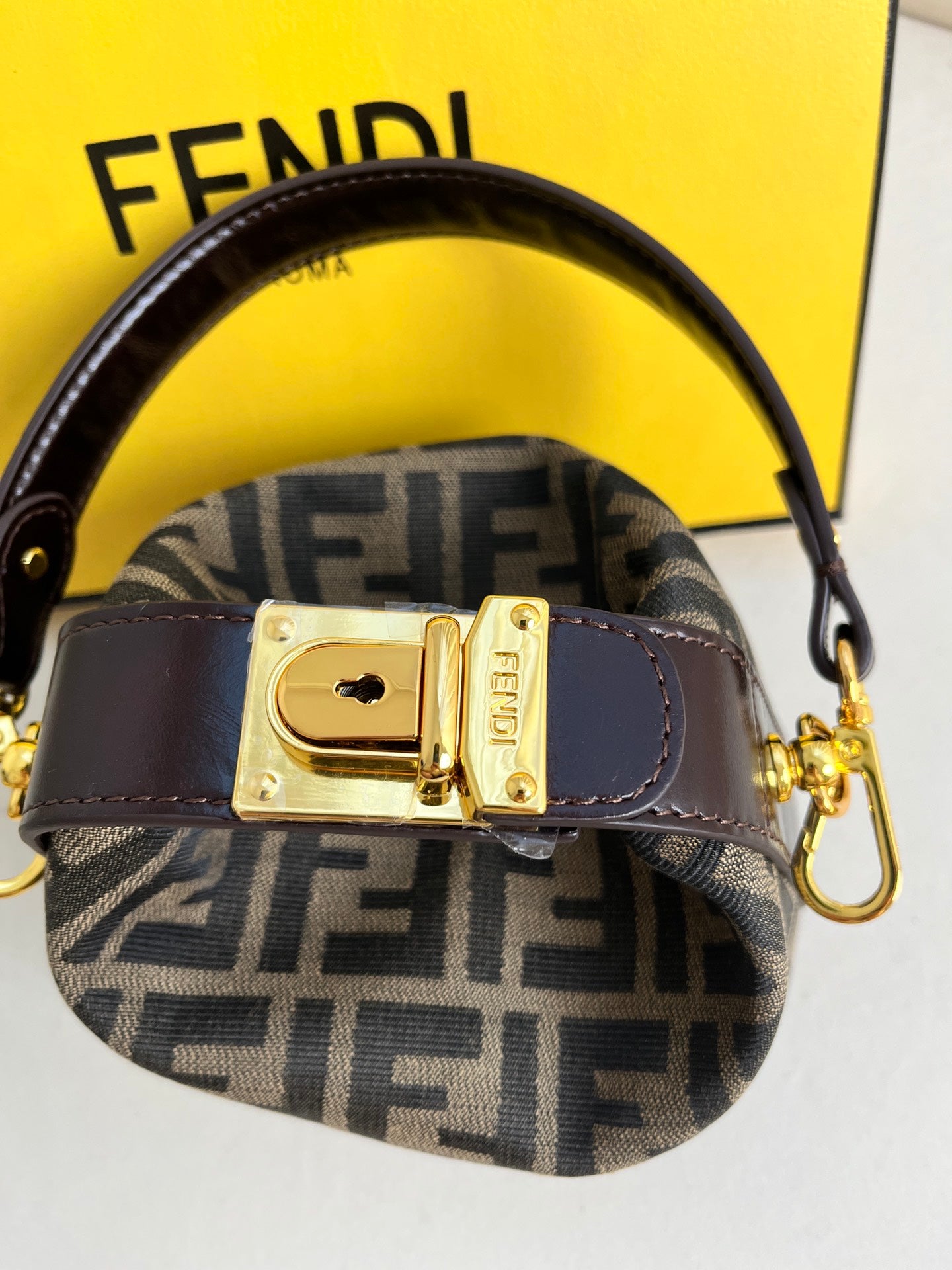 🔥FENDI🔥Super hot lunch box second-hand bag, double F presbyopic iconic style.