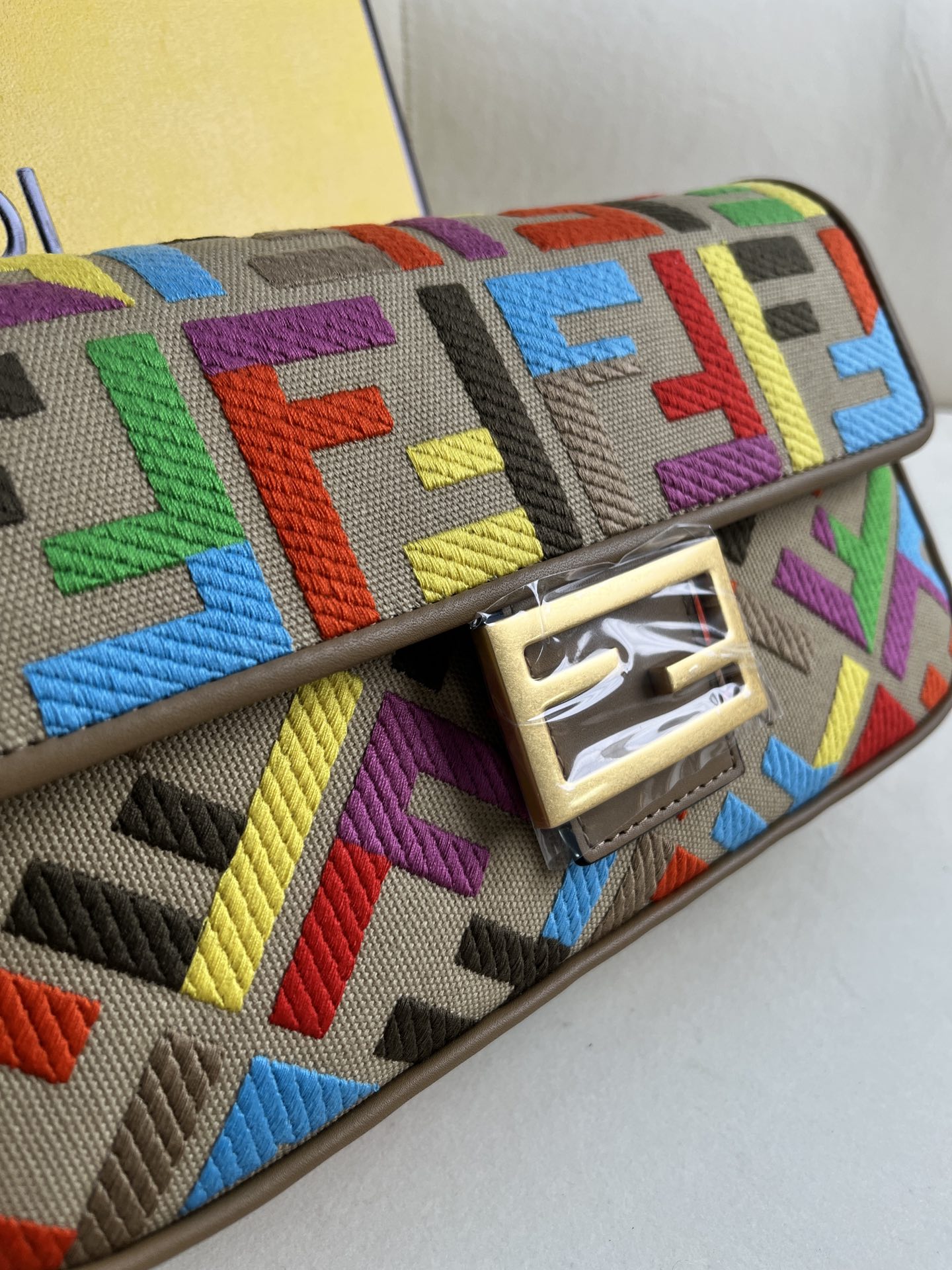 Color matching apricot M latest Baguette FF logo