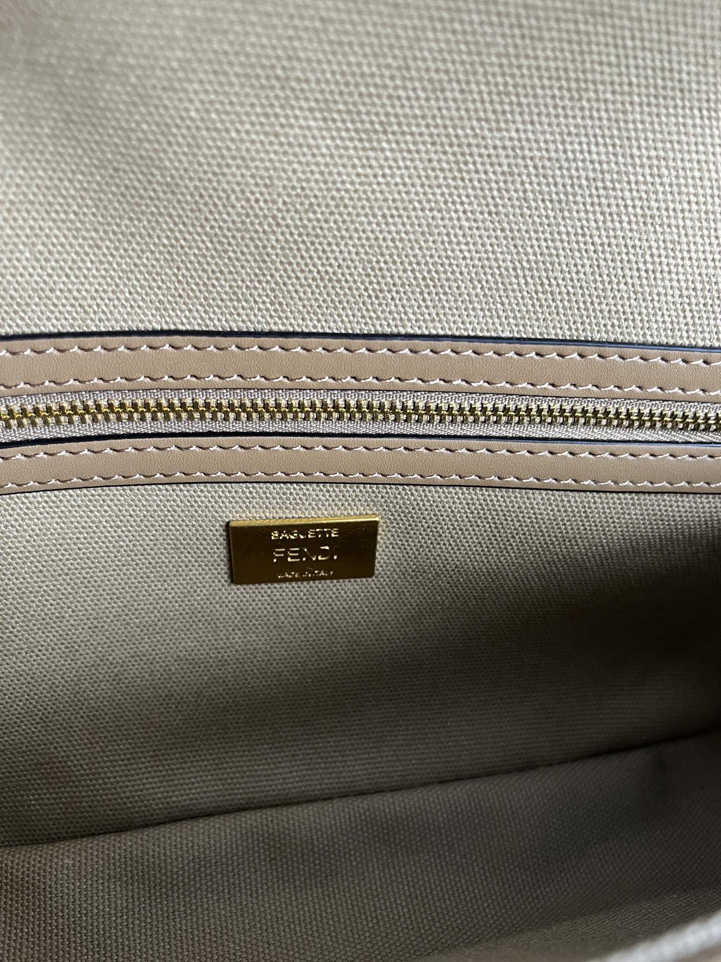 Color matching apricot M latest Baguette FF logo