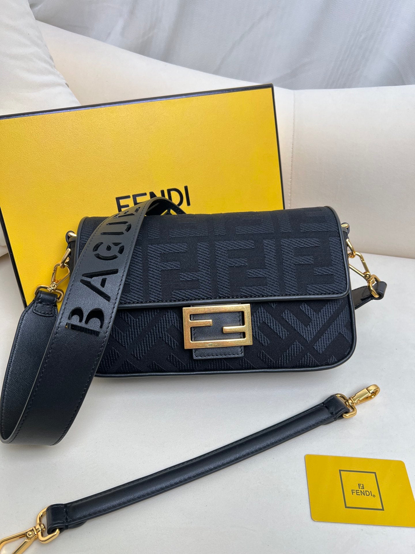 FENDI hot classic Baguette