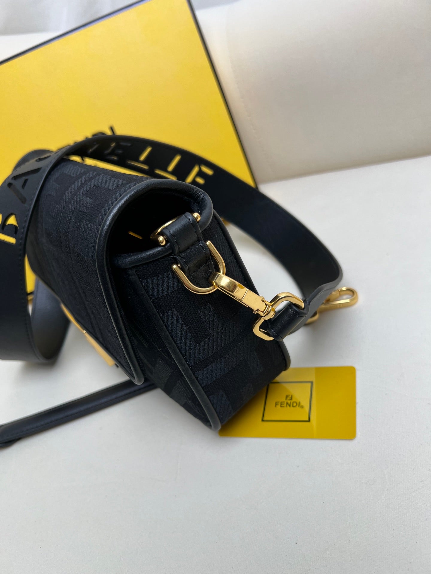 FENDI hot classic Baguette