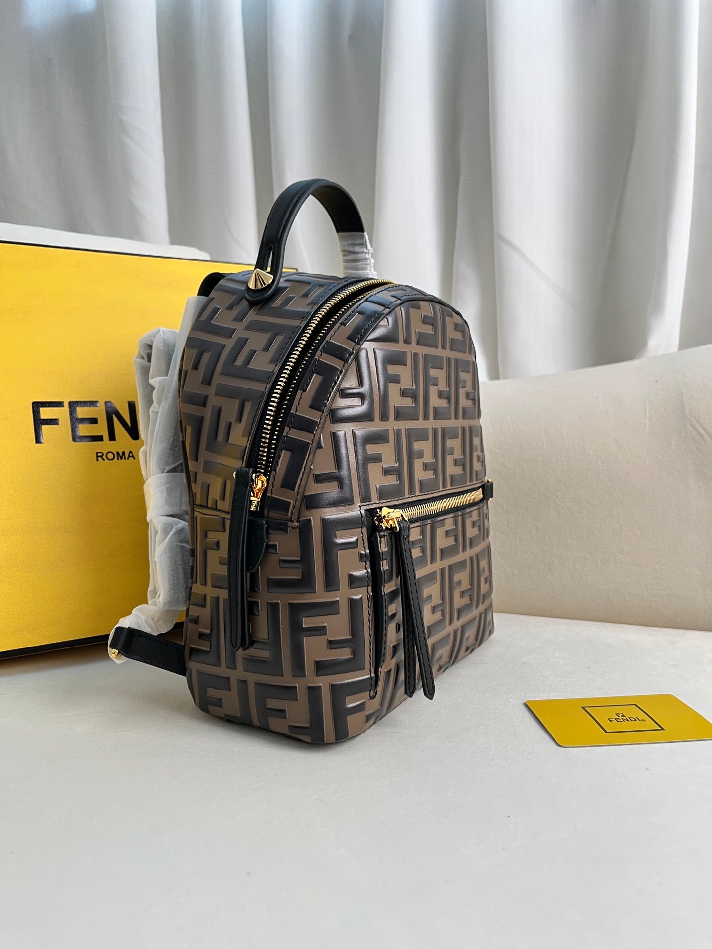 Mocha coffee Cowhide original full leather embossed FF LOGO small shoulders 🙈🙈 raw material production