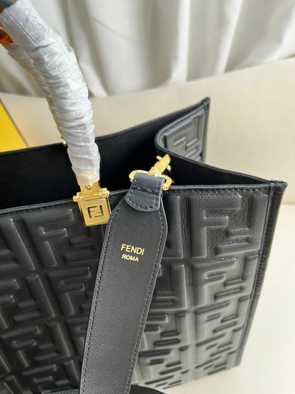 Fendi Medium Sunshine Shopping Tote Leather tote bag more details
